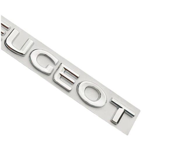 Logo en lettres métalliques pour Peugeot