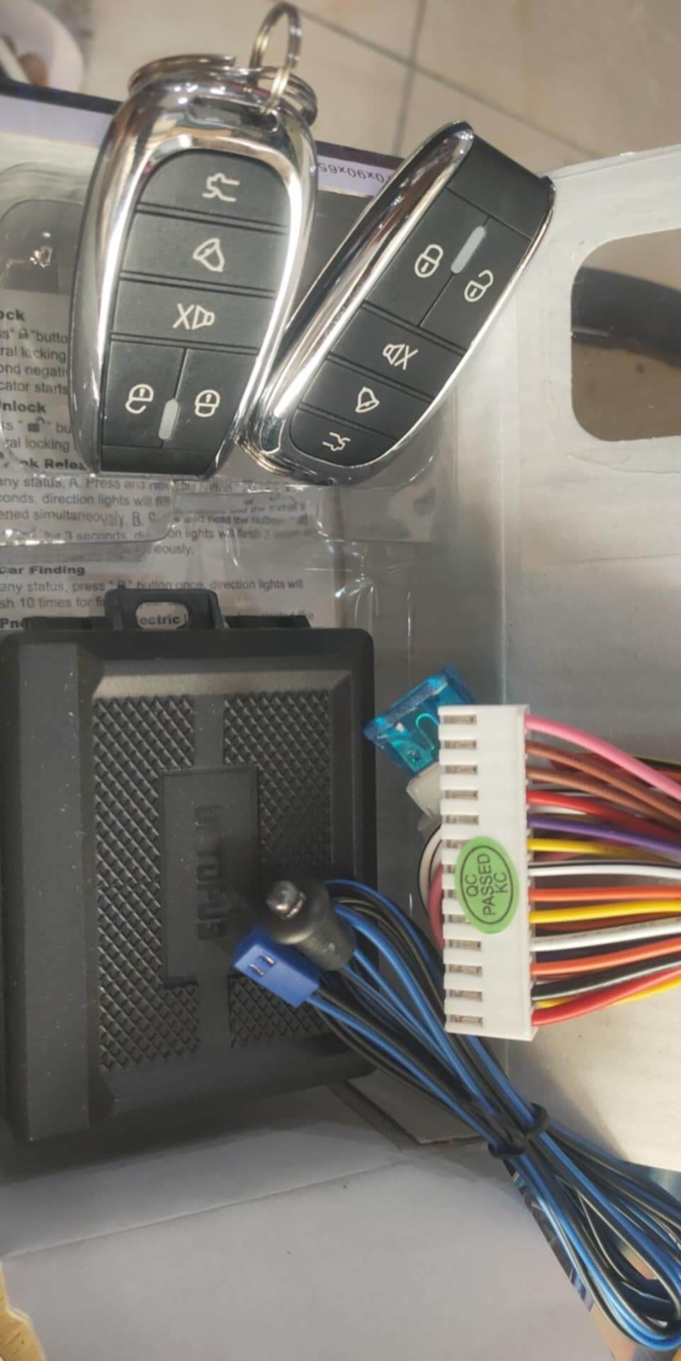 Kit de Fermeture Central A Distance avec 2 télécommandes - OCTOPUS