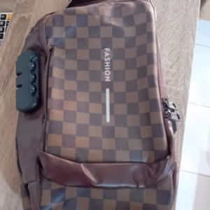 Sac de poitrine homme avec port USB – Imperméable et anti-vol