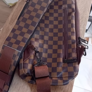 Sac de poitrine homme avec port USB – Imperméable et anti-vol